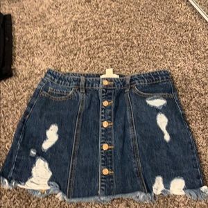 FOREVER 21 ripped jean skirt!!